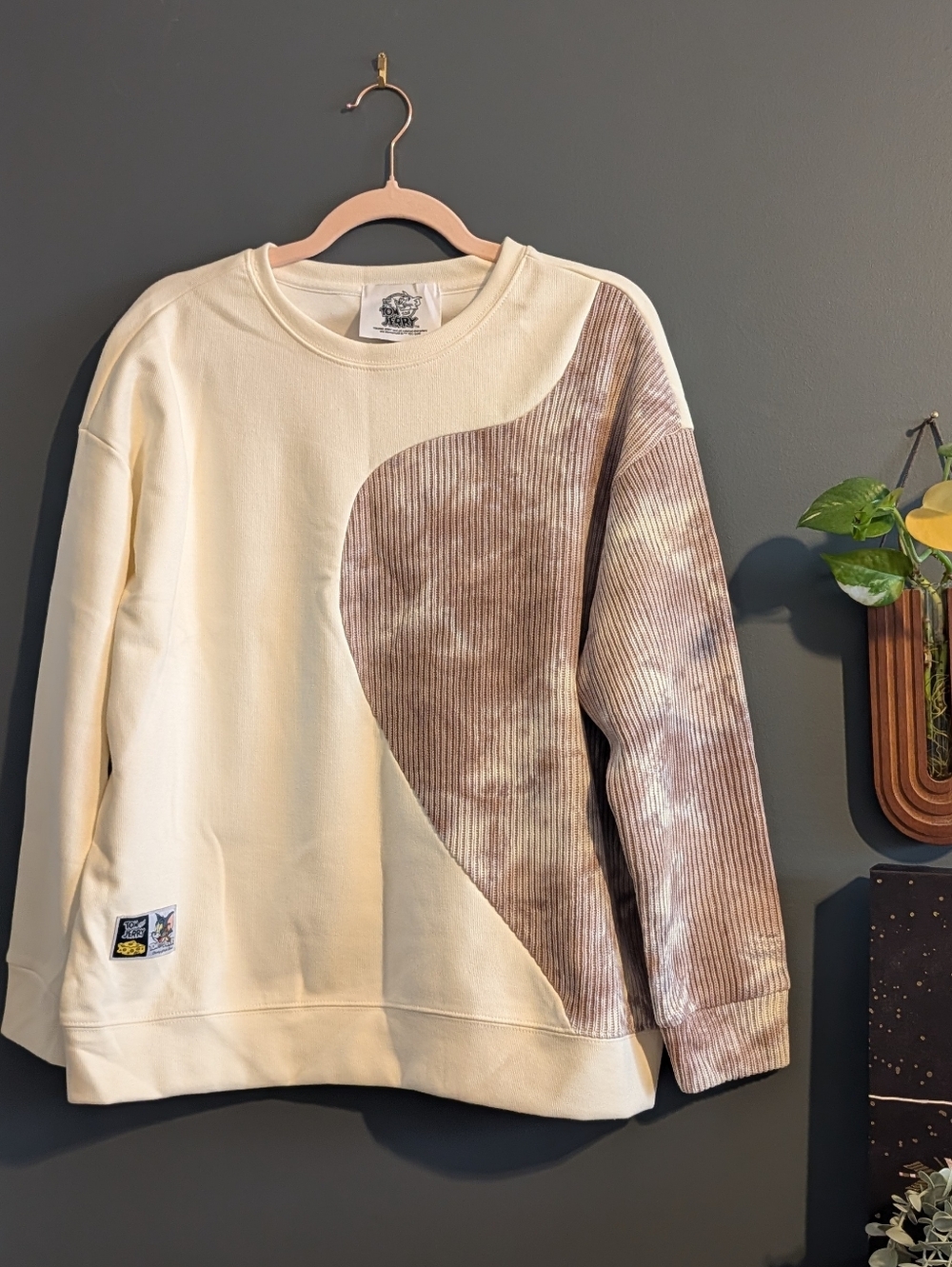 NWOT Tom & Jerry Crewneck Graphic Sweatshirt
